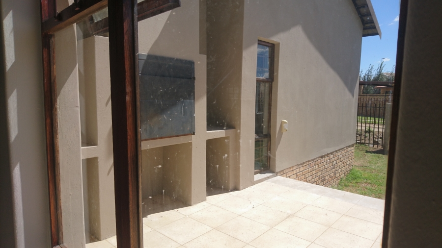 To Let 3 Bedroom Property for Rent in Hillside Free State